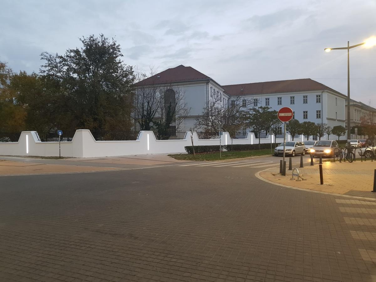 Sara - Modern Apartment In The City Center Újvidék Kültér fotó
