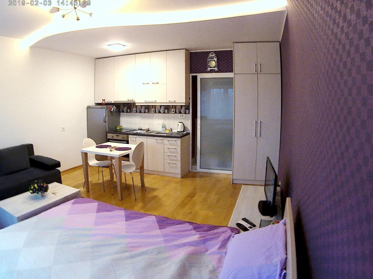 Sara - Modern Apartment In The City Center Újvidék Kültér fotó